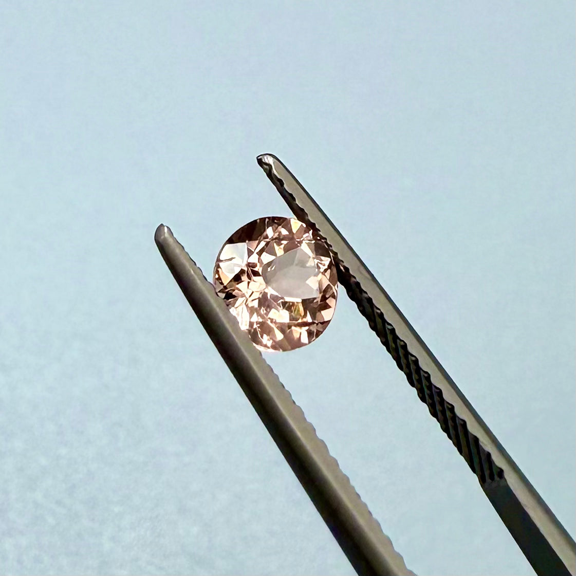 Champagne Spinel Round