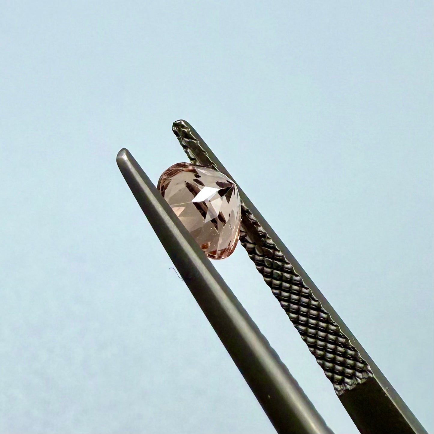 Champagne Spinel Round
