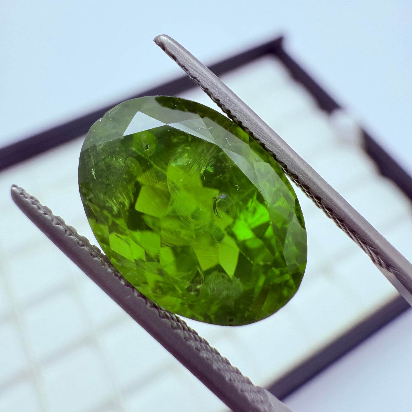 Peridot 14x10mm