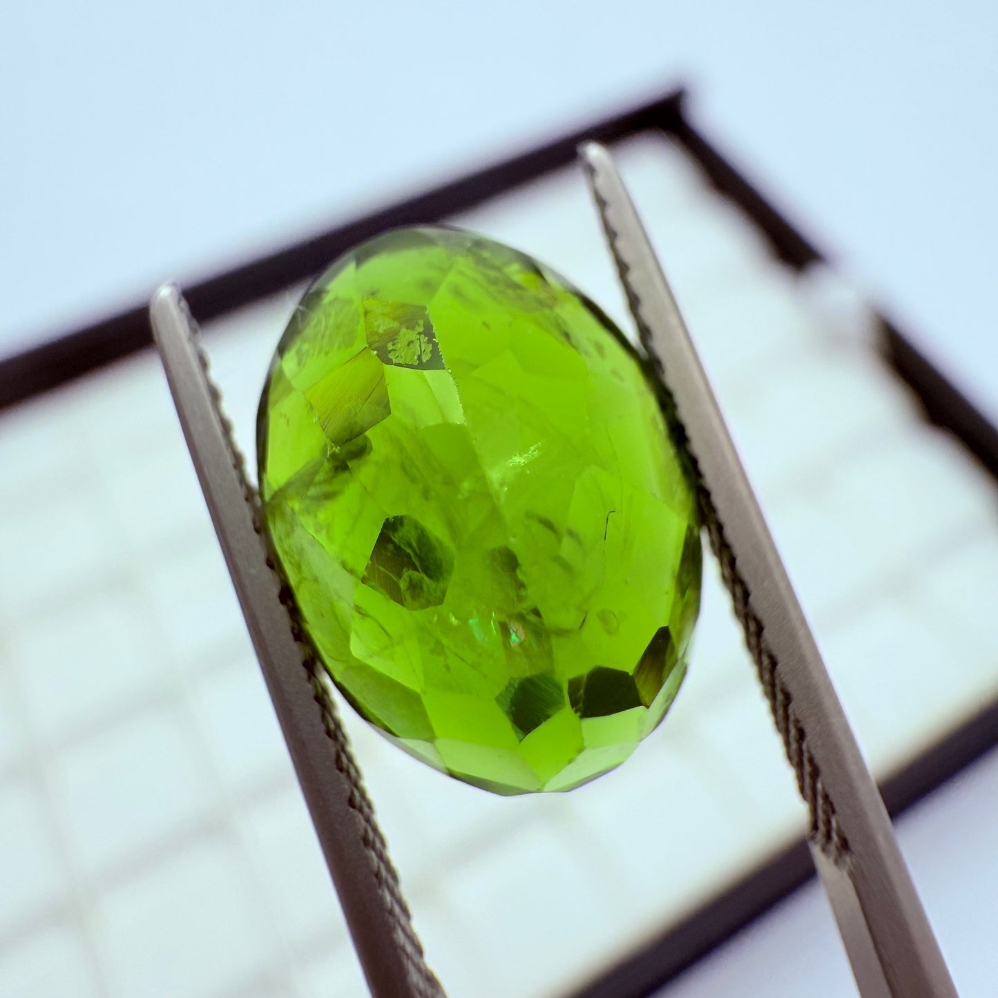 Peridot 14x10mm