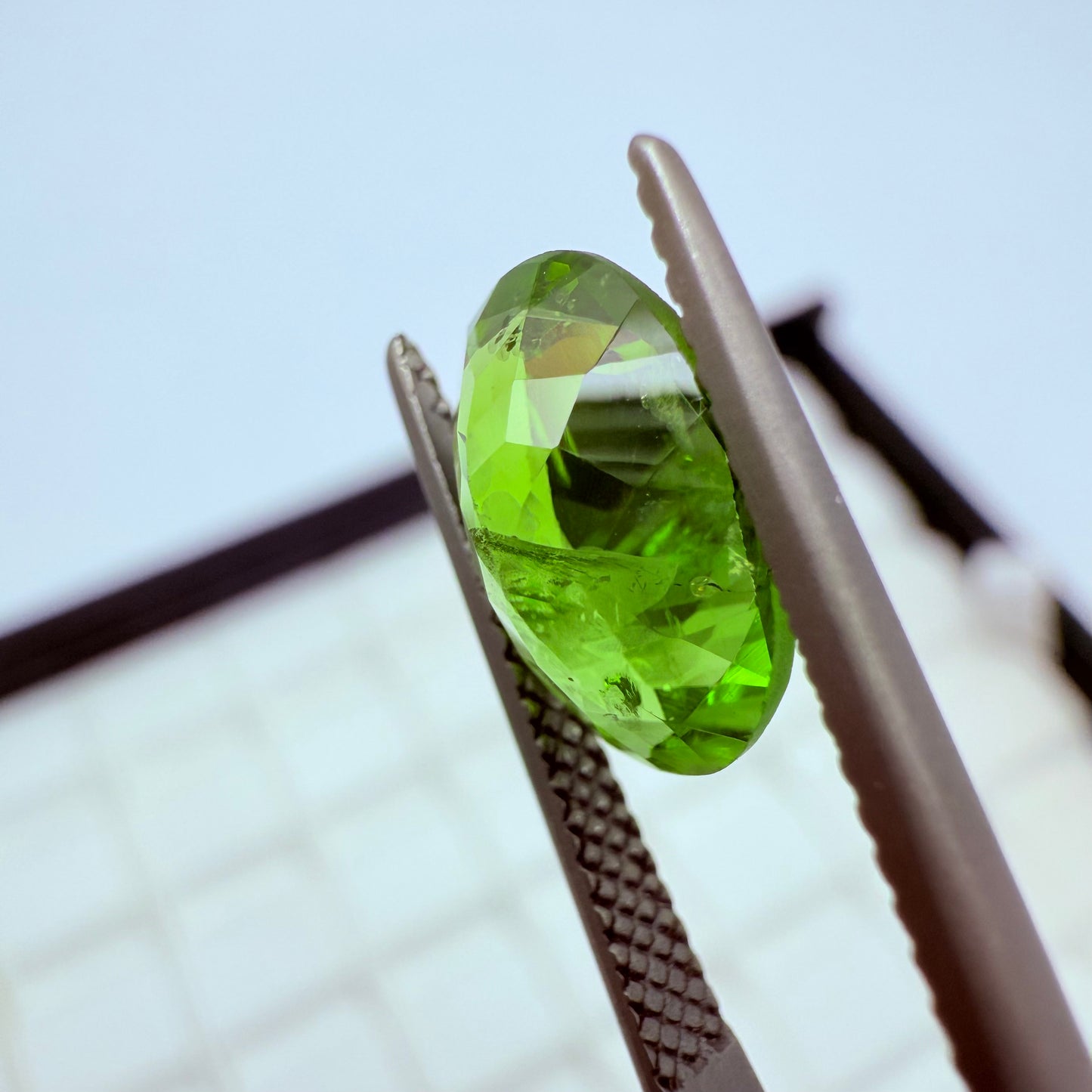 Peridot 11x7.5mm