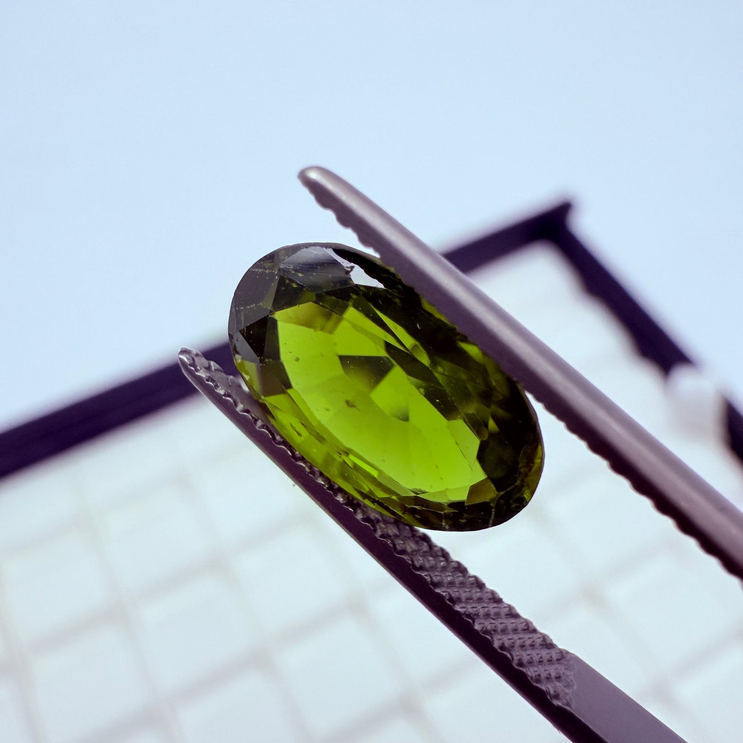 Peridot 12x8mm