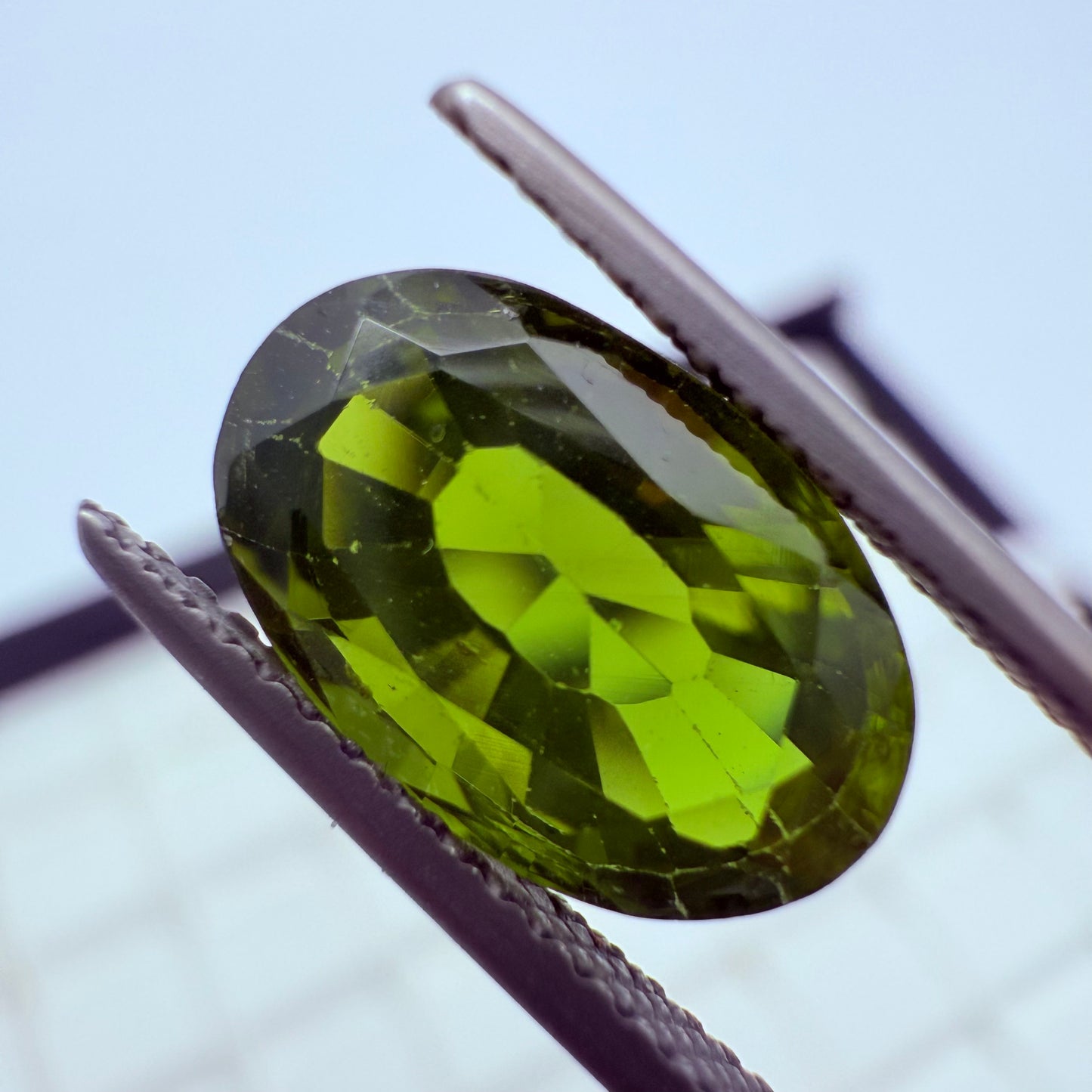 Peridot 12x8mm